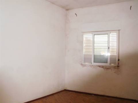 Moradia T3 / Restaurar / Marrazes / Leiria