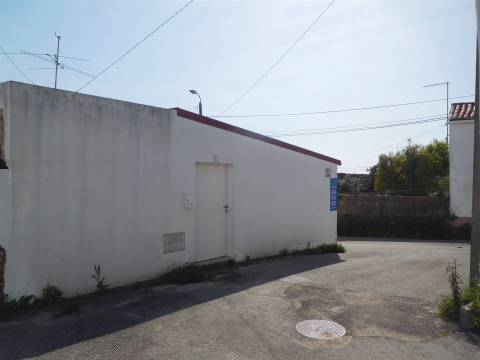 Moradia T3 / Restaurar / Marrazes / Leiria