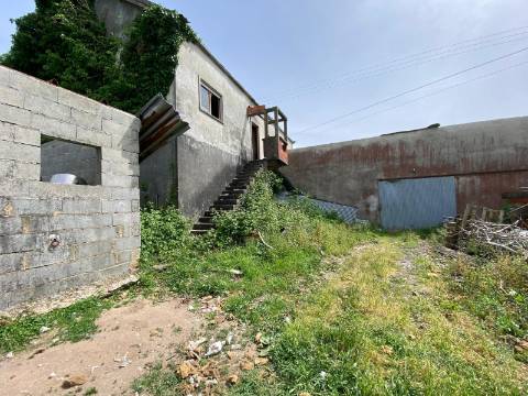 Moradia T3+1 / Restaurar / Souto do Meio / Caranguejeira