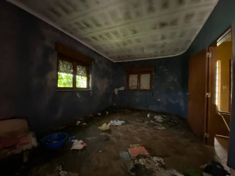 Moradia T3+1 / Restaurar / Souto do Meio / Caranguejeira