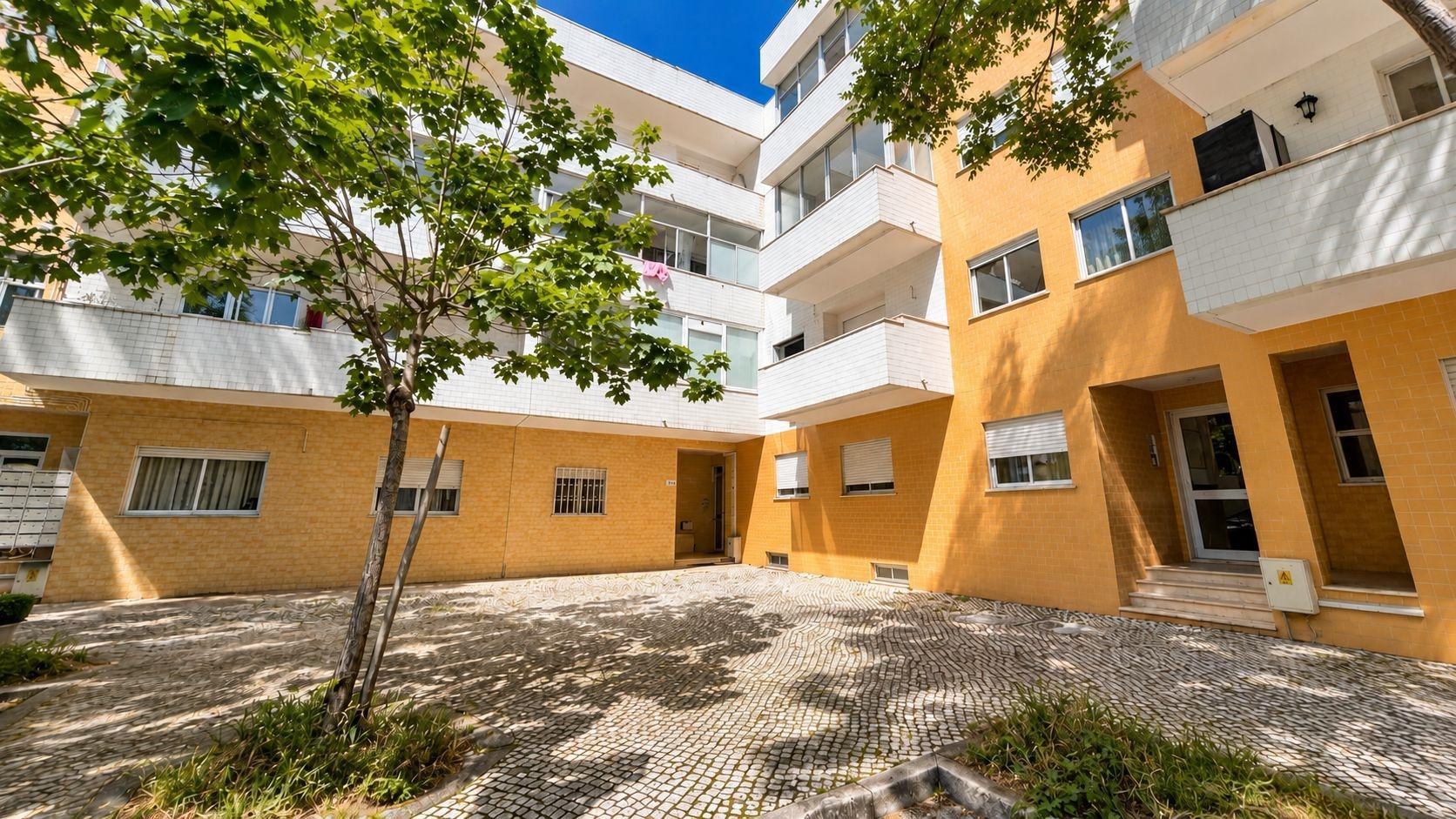Apartamento T3 / Garagem / Varandas / Quinta do Bispo / Leiria