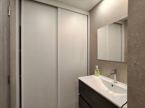 Arrendamento / Apartamento T1 / Novo / Gândara dos Olivais / Leiria