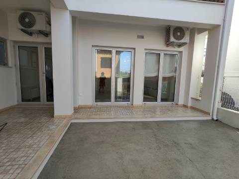Arrendamento / Apartamento T1 / Novo / Gândara dos Olivais / Leiria