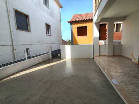 Arrendamento / Apartamento T1 / Novo / Gândara dos Olivais / Leiria