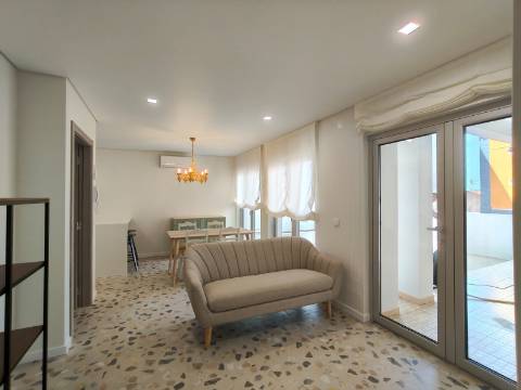 Arrendamento / Apartamento T1 / Novo / Gândara dos Olivais / Leiria
