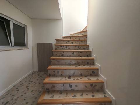 Arrendamento / Apartamento T1 / Novo / Gândara dos Olivais / Leiria