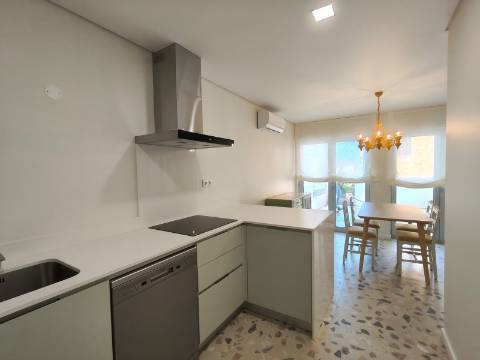 Arrendamento / Apartamento T1 / Novo / Gândara dos Olivais / Leiria