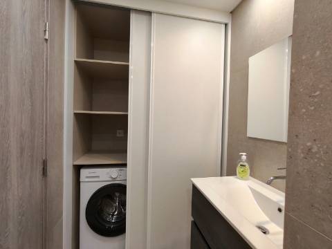Arrendamento / Apartamento T1 / Novo / Gândara dos Olivais / Leiria