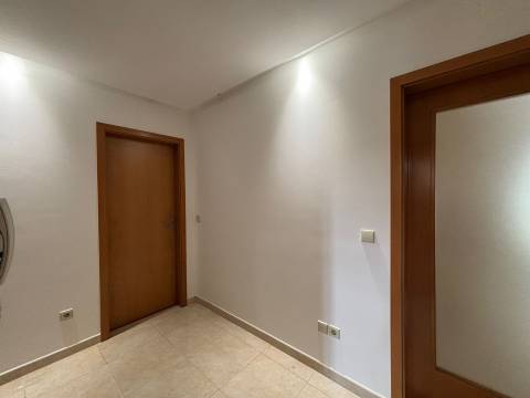 Apartamento T3 / Garagem / Varandas / Nova Leiria / Leiria