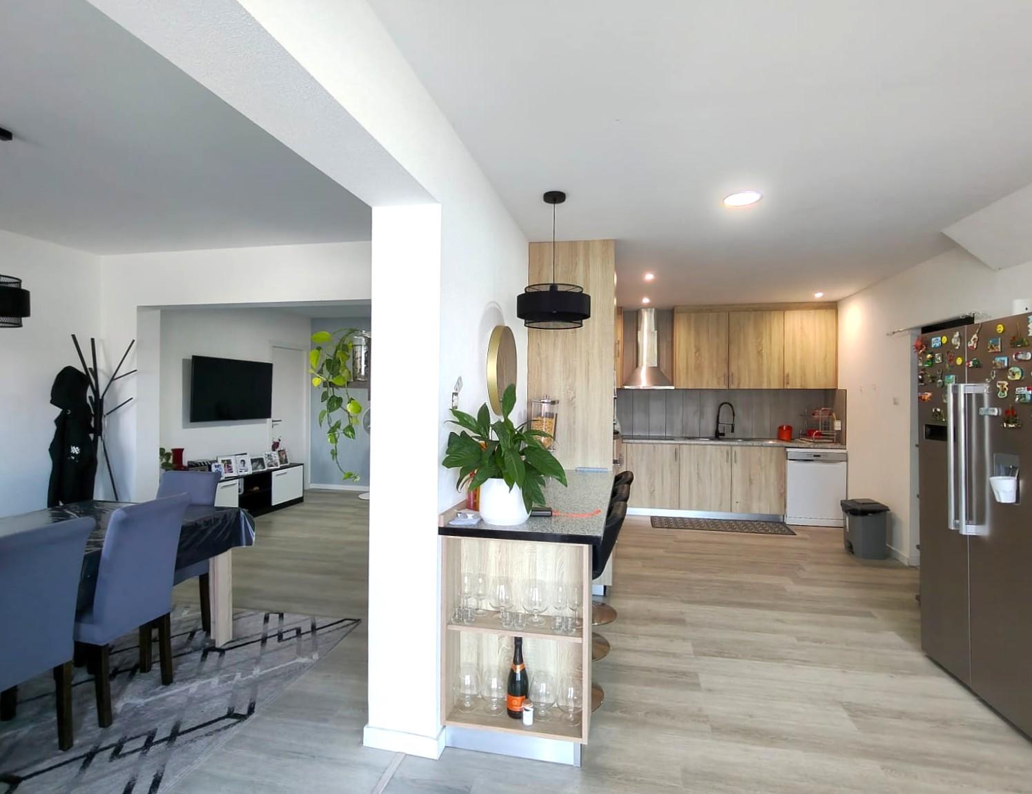 Moradia T5 + 2 / Renovado / Ar Condicionado / Espite / Ourém