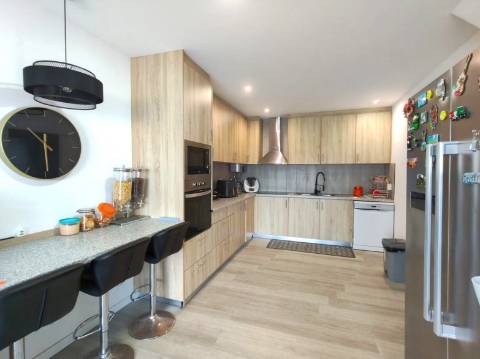 Moradia T5 + 2 / Renovado / Ar Condicionado / Espite / Ourém