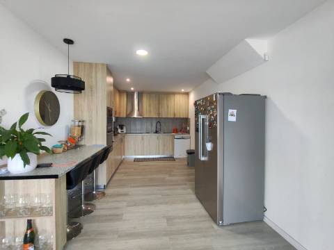 Moradia T5 + 2 / Renovado / Ar Condicionado / Espite / Ourém