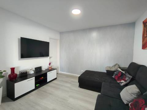 Moradia T5 + 2 / Renovado / Ar Condicionado / Espite / Ourém