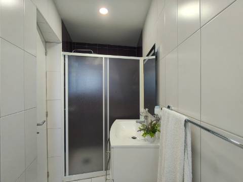 Moradia T5 + 2 / Renovado / Ar Condicionado / Espite / Ourém