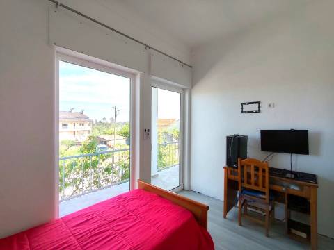 Moradia T5 + 2 / Renovado / Ar Condicionado / Espite / Ourém
