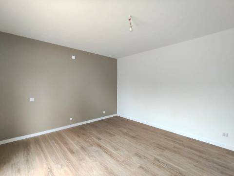 Moradia T3 / terreno / Poço / Monte Real e Carvide / Leiria