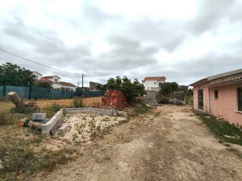 Moradia T3 / terreno / Poço / Monte Real e Carvide / Leiria