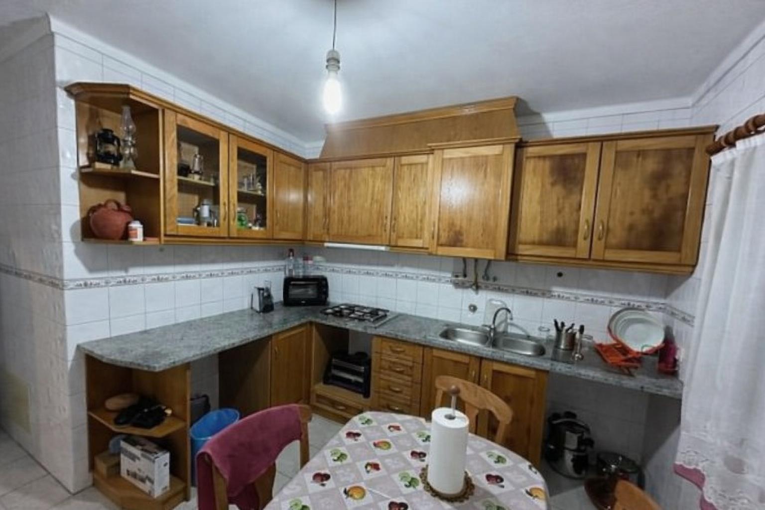 Arrendamento / Apartamento T2 / Garagem / Varanda / Gândara dos Olivais / Leiria