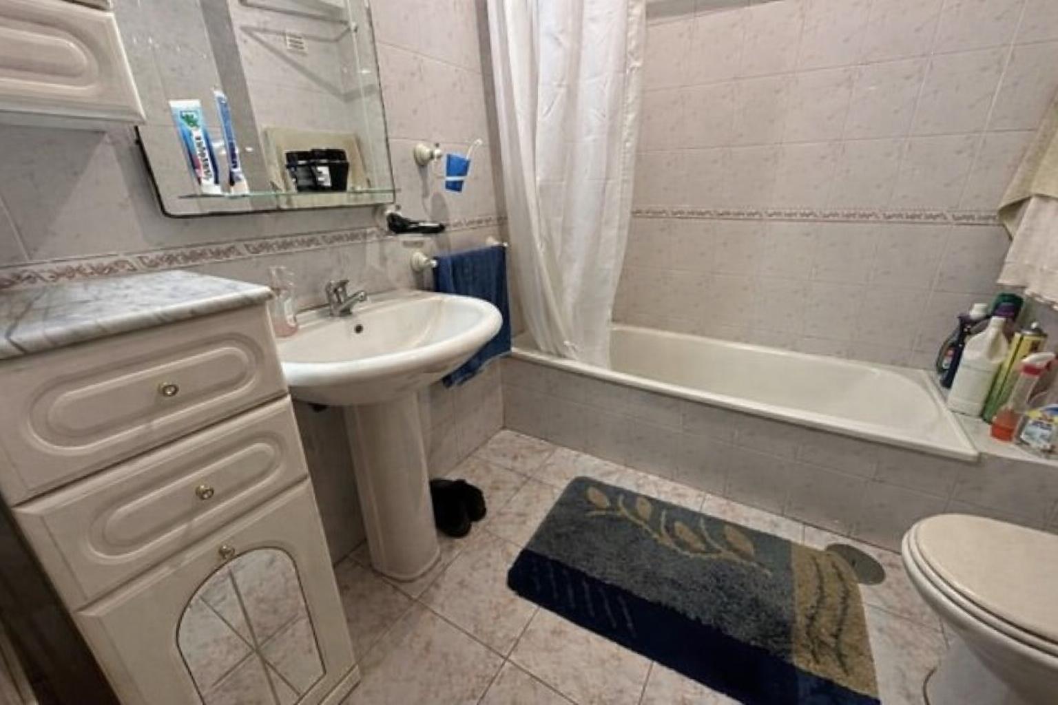 Arrendamento / Apartamento T2 / Garagem / Varanda / Gândara dos Olivais / Leiria