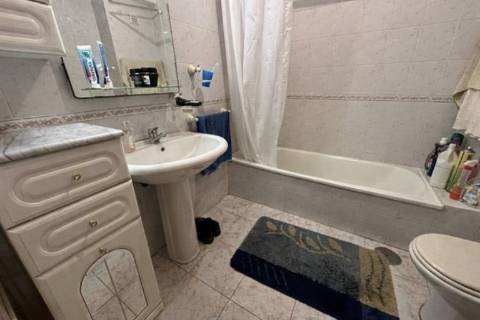 Arrendamento / Apartamento T2 / Garagem / Varanda / Gândara dos Olivais / Leiria