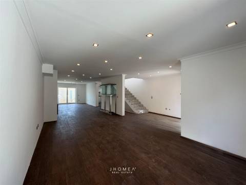 Moradia T4 com piscina, Praia da Barra, Aveiro