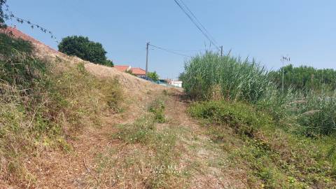 Terreno com oportunidade de construir