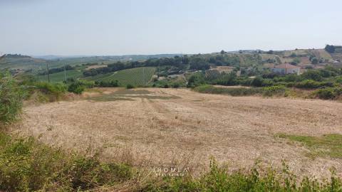Terreno com oportunidade de construir