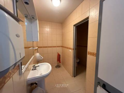 Espaço com Licença para Comércio e armazém – Requeixo, Aveiro