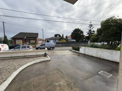 Espaço com Licença para Comércio e armazém – Requeixo, Aveiro