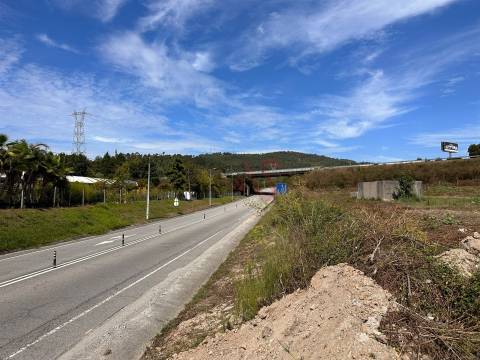 Terreno para construção em Oliveira Stª Maria, V.N.Famalicão.