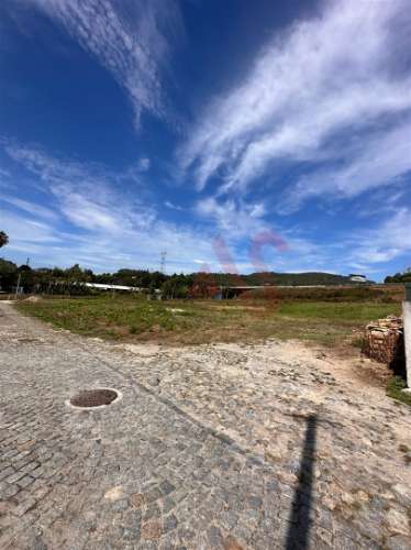 Terreno para construção em Oliveira Stª Maria, V.N.Famalicão.
