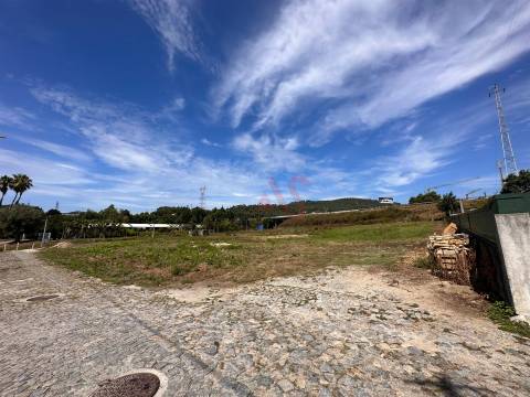 Terreno para construção em Oliveira Stª Maria, V.N.Famalicão.
