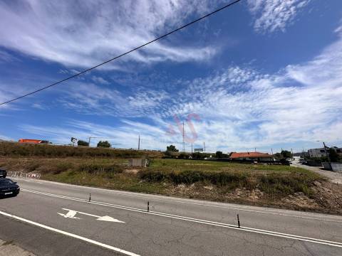Terreno para construção em Oliveira Stª Maria, V.N.Famalicão.
