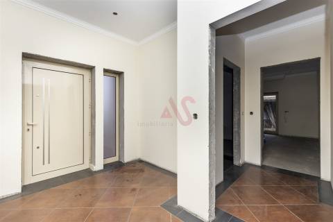 Moradia T3+1 em São Miguel, Vizela