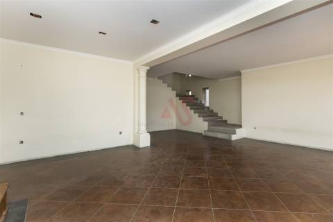 Moradia T3+1 em São Miguel, Vizela