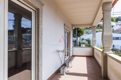 Moradia T3+1 em São Miguel, Vizela