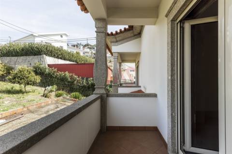 Moradia T3+1 em São Miguel, Vizela