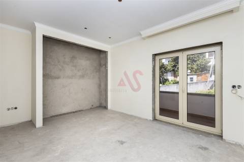 Moradia T3+1 em São Miguel, Vizela