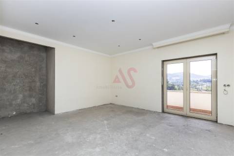 Moradia T3+1 em São Miguel, Vizela