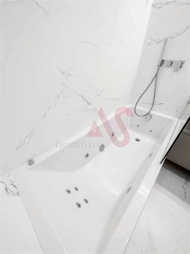 Apartamento T4 recuado para arrendamento no coração de Matosinhos Sul.