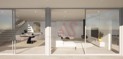 Moradia Geminada de Luxo T4 em construção no Arco da Calheta, Madeira