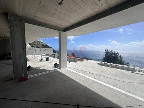 Moradia Geminada de Luxo T4 em construção no Arco da Calheta, Madeira