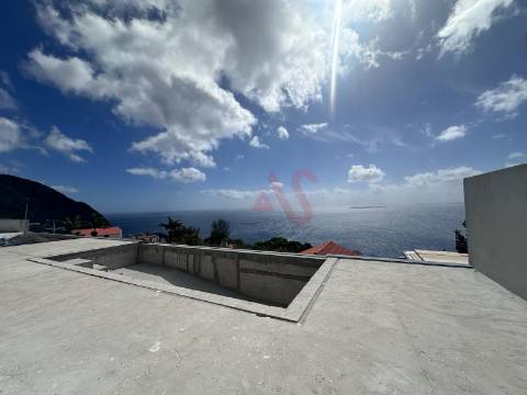 Moradia Geminada de Luxo T4 em construção no Arco da Calheta, Madeira