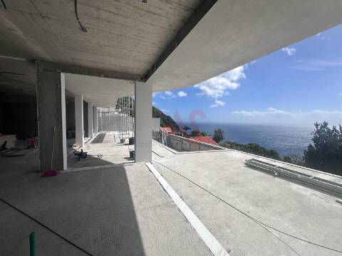 Moradia Geminada de Luxo T4 em construção no Arco da Calheta, Madeira