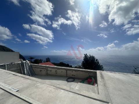 Moradia Geminada de Luxo T4 em construção no Arco da Calheta, Madeira