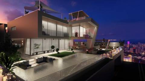 Moradia T3 com piscina infinita em Santa Maria Maior, Funchal