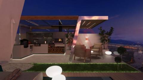 Moradia T3 com piscina infinita em Santa Maria Maior, Funchal