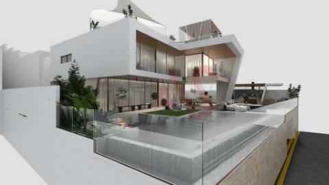 Moradia T3 com piscina infinita em Santa Maria Maior, Funchal