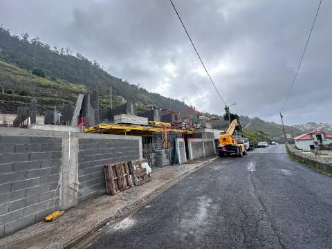 Moradia T3 Geminada no Arco da Calheta, Madeira