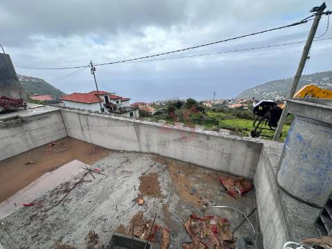 Moradia T3 Geminada no Arco da Calheta, Madeira